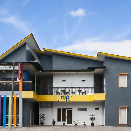 Rap Hotel Balige Esterno foto