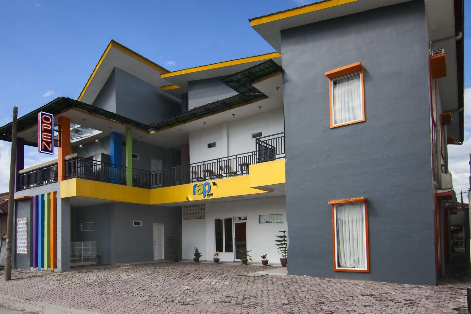 Rap Hotel Balige Esterno foto